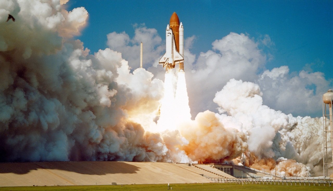  SpaceX Successfully Launches Crewed Mission to Mars